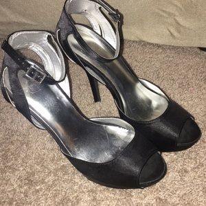 Cathy jean Black Formal heels